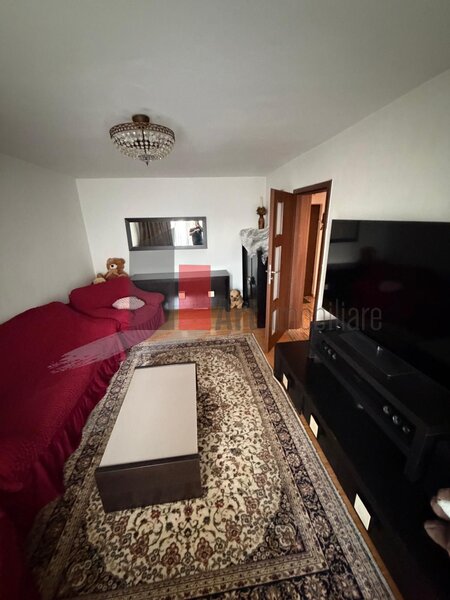 Crangasi, apartament cu trei camere de vanzare, loc de parcare